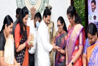Women MLAs Ties Rakhi to Jagan  title=